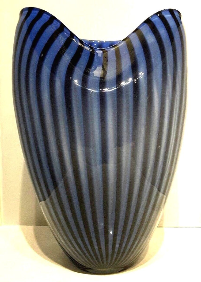 Seraphimslair's tweet photo. This #Italian #Modern #Vintage #Retro #Art #Glass vase is newly listed - why not treat yourself to some #Jewelry for your #Home at #Seraphimslair's #GlassShack? #USA #UK #London #LakeDistrict #Cumbria #Portland #NewEngland #Kentucky #Paris #NYC #Summer🌸
https://t.co/NLaGz3oXXH https://t.co/WKJlsS8iub