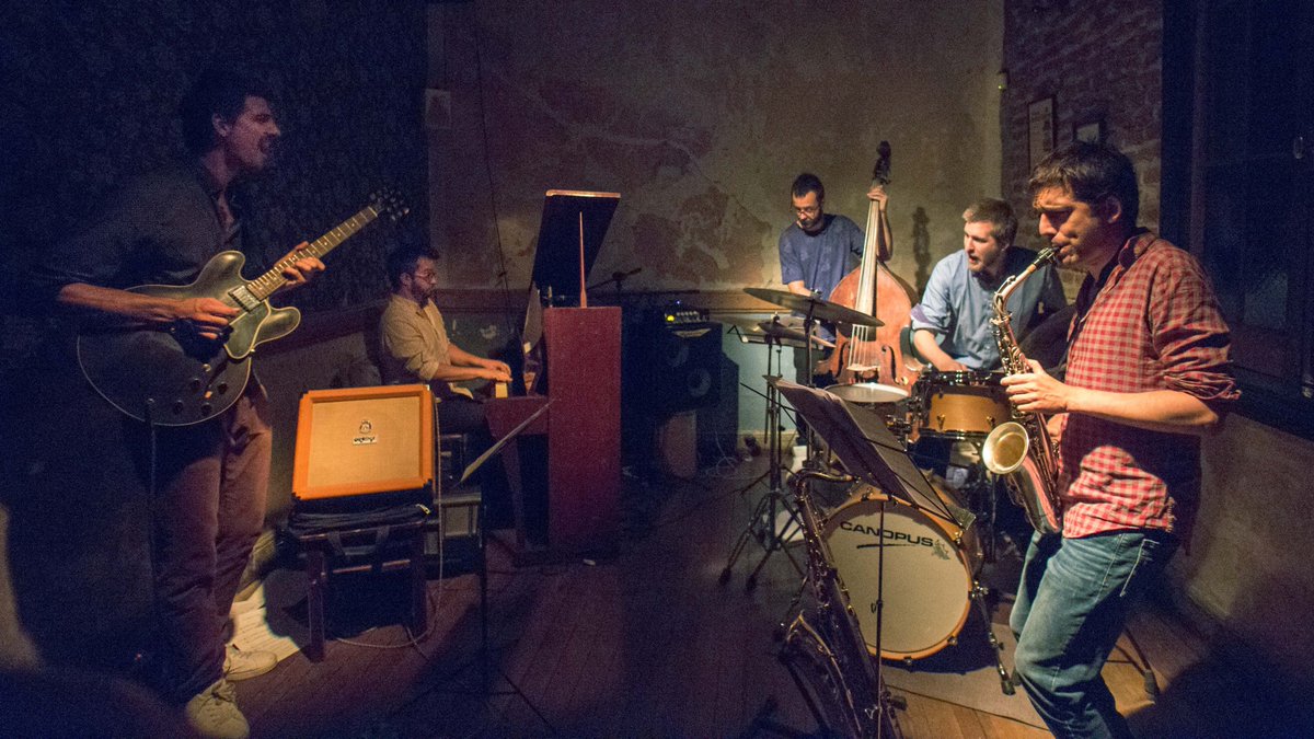El joven baterista, compositor y docente uruguayo @juanibarradrums presenta, junto a su Quinteto, el #workshop #gratuito “Soundcheck: armado de escenario y prueba de sonido”.
¡Inscribite! ✍️ bit.ly/FormularioDeIn… 
<a href="/Jazztouruy/">Jazz Tour Uruguay</a>