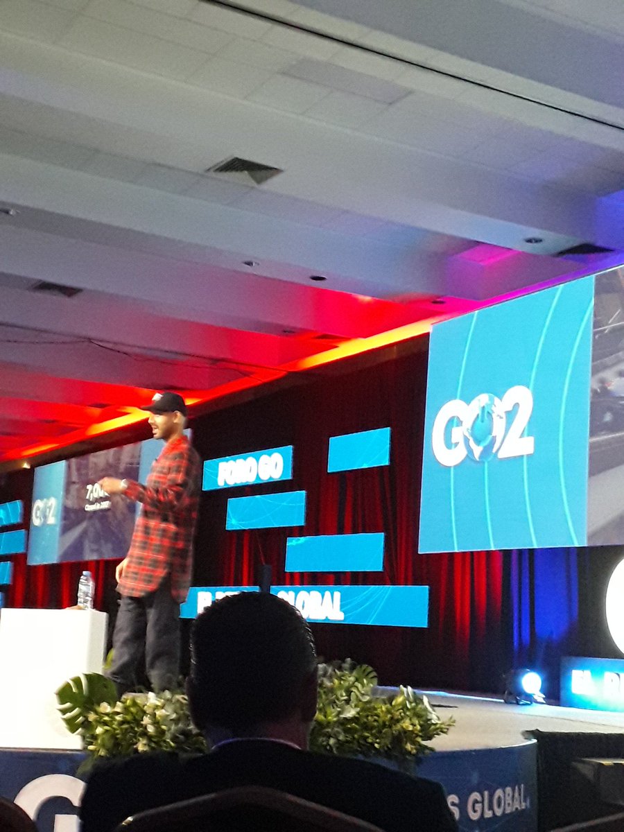 vanetruffa's tweet photo. "Si nadie te quiere acompañar, vete sólo, encontrarás gente en el camino" #millenials así yo aprendiendo en el #ForoGo2 Tecnología Social, Innovación para el Crecimiento Sostenido y muchos temas. #networking #バネサ ser #millennial es más increíble de lo que pense. #multitasking https://t.co/4vACV7udDF