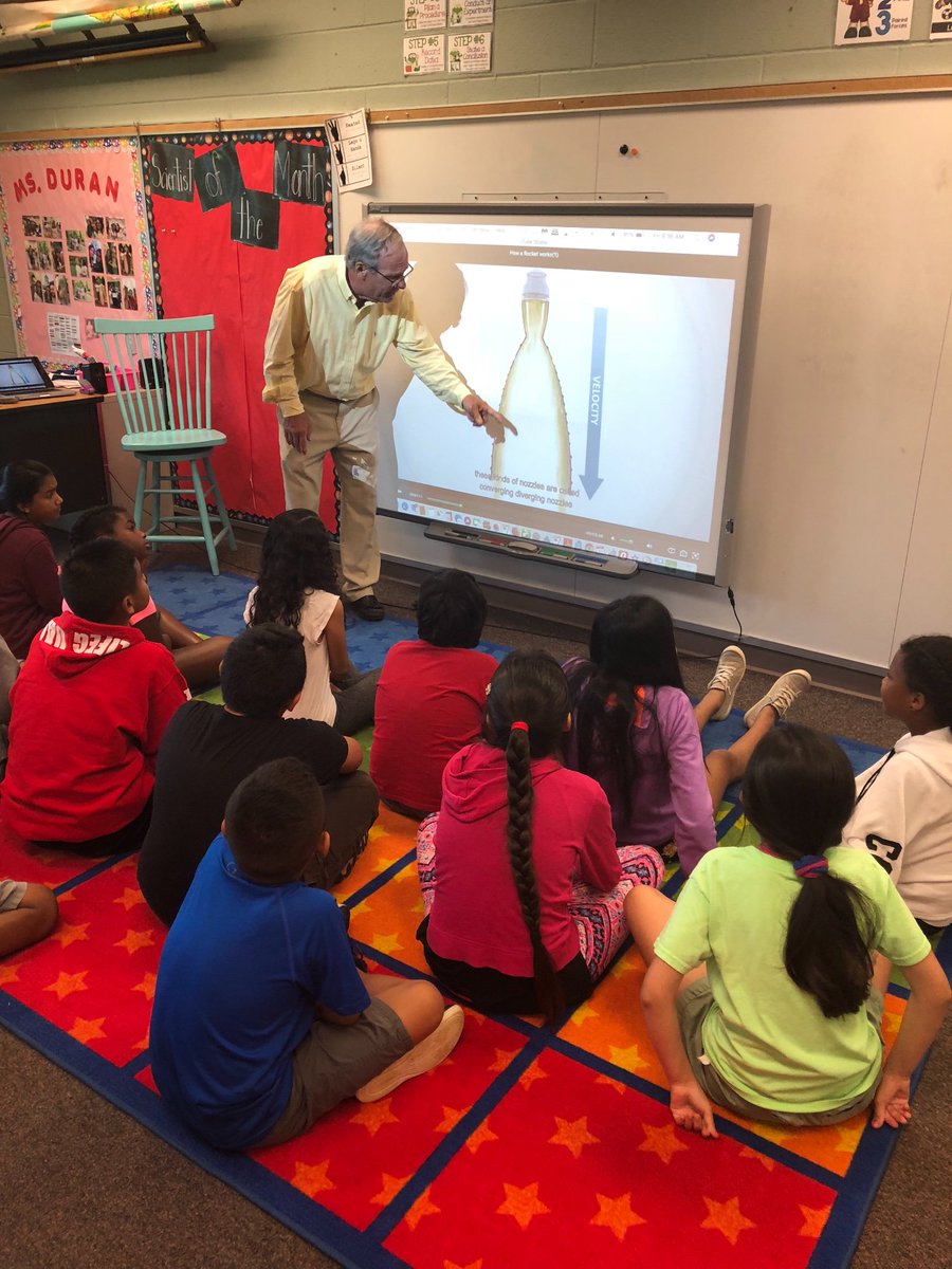 MsReynoldsAPS's tweet photo. 4th and 5th grade Carlin Springs Young Scholars  Learning about rocket propulsion with a guest speaker from the Smithsonian national air and space Museum #YSIA2018 @apscspr @apsyoungscholar @APSGifted https://t.co/TWaCgl4ct8