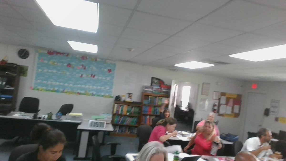 VCSAlternativED's tweet photo. We are excited to start the school year with a bash. @VCSAlternativED @HAYWIG1 https://t.co/sgnOix9d3r