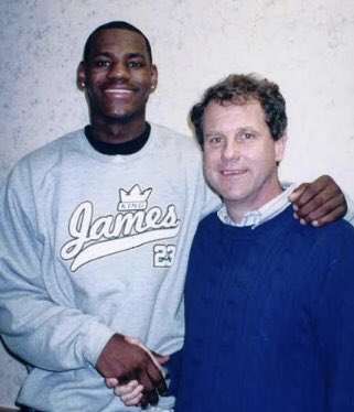 SherrodBrown tweet picture