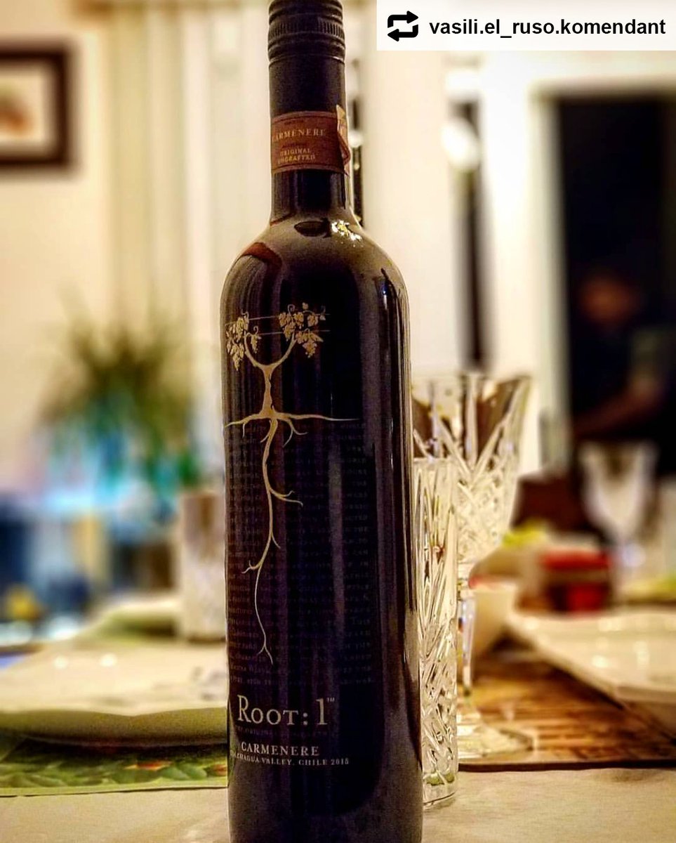 It's finally Friday! How are you planning to kick off the weekend? We're going to start with a few friends and a bottle of #Root1 #Carmenere.