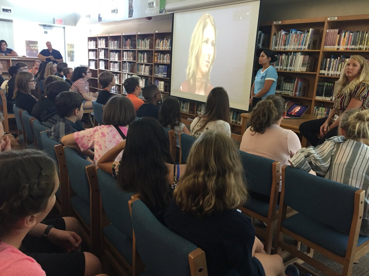 wrleever16's tweet photo. Pumas listening to Sunflower House. @WRidgeMS @wrleever16 #whateverittakes #BeaChampion #PowerOfWe https://t.co/14dBUrWWji