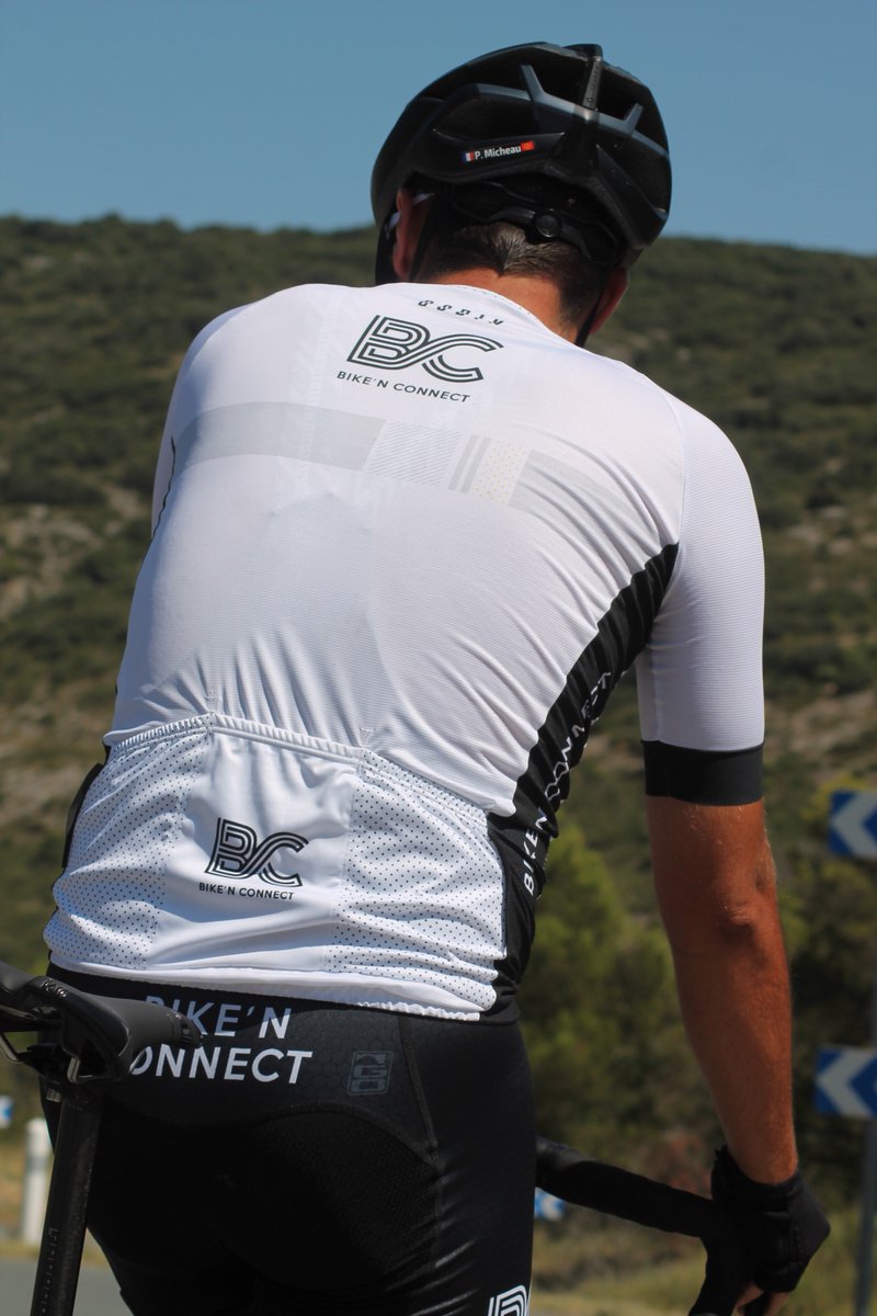 Qui de mieux que <a href="/Pierre_Micheau/">Pierre Micheau</a> pour vous présenter notre dernière tenue fraîchement arrivée ! 😍 Pour la commander 👉 bit.ly/2MbUlYA

📸 L. Micheau - <a href="/CrescendoBlog/">Crescendo</a>