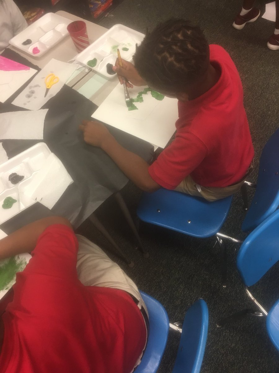 Ajohn_ARI's tweet photo. We’re “Goal Getters” on 5th Ave! Check out our Kings &amp; Queens painting and setting goals for the year! #growthmindset #teamselma #teammeadowview https://t.co/eA9wm8F6ar