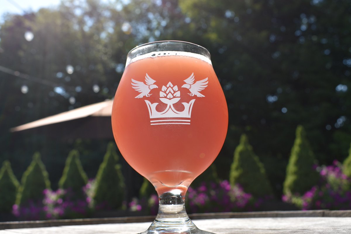 B_Legitimus's tweet photo. Our latest limited batch fruit series beer is Jack Horner. Rich with plum to give it just the right amount of tang is the perfect way to start your weekend! #fruitbeer #youhavetotry #craftbeer #brewerylegitimus https://t.co/Z2V5qZOszJ