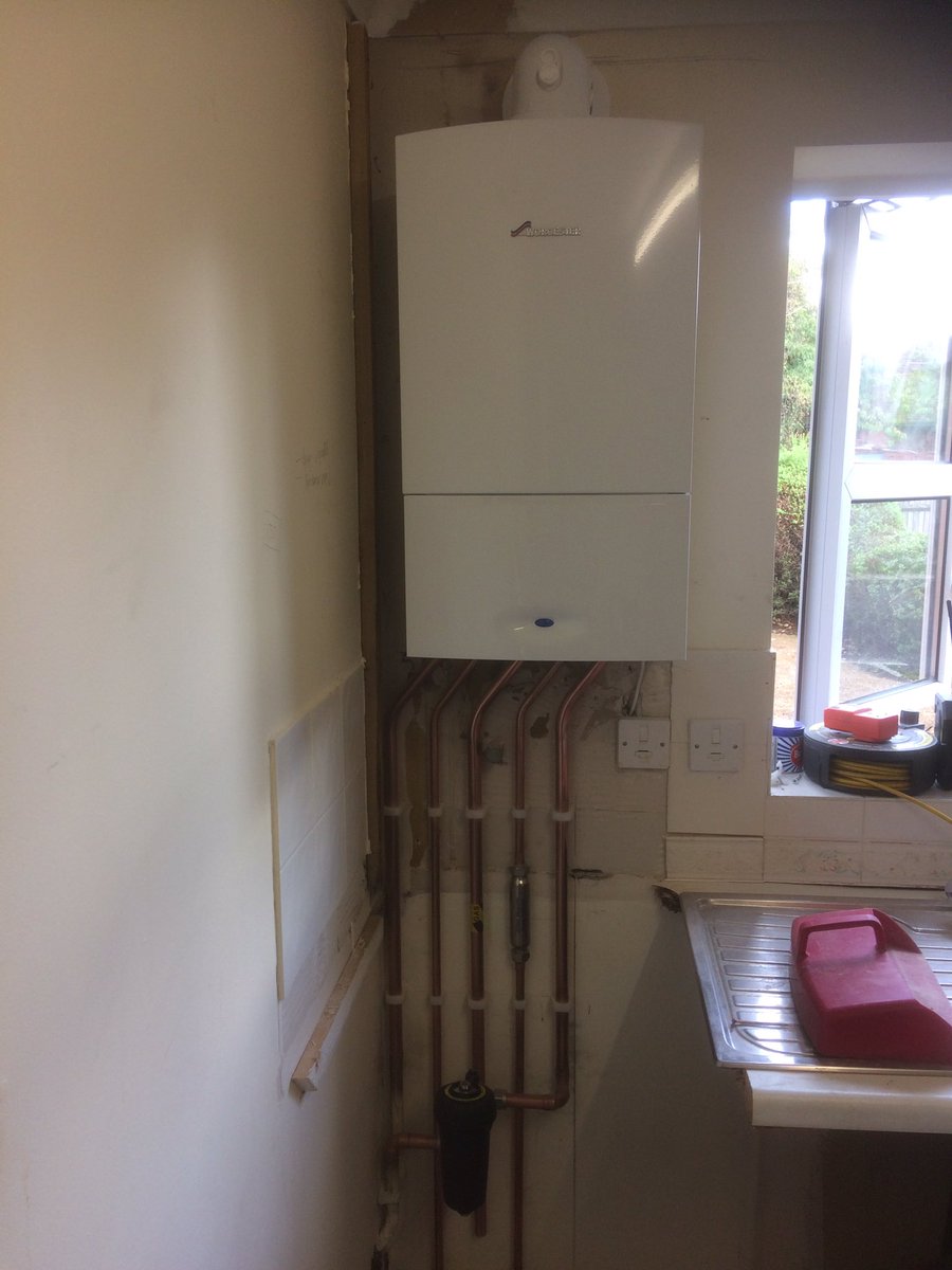 paulob19's tweet photo. System change from unvented cylinder and system boiler---> new Worcester combi boiler. Just Condense and few pipes to connect. @WorcesterBosch @NordenHeating @mcromwell81 #magneticfilter #scalereducer #6yrsguarantee #Comfort1 #boilerpluscompliant https://t.co/t7vT402hZJ