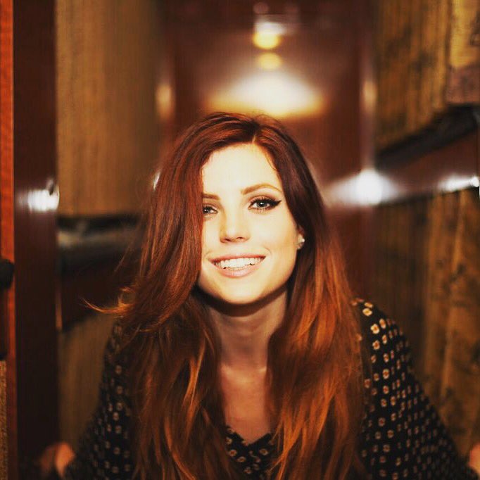 SydneyQuiseng's tweet image. Lion girl