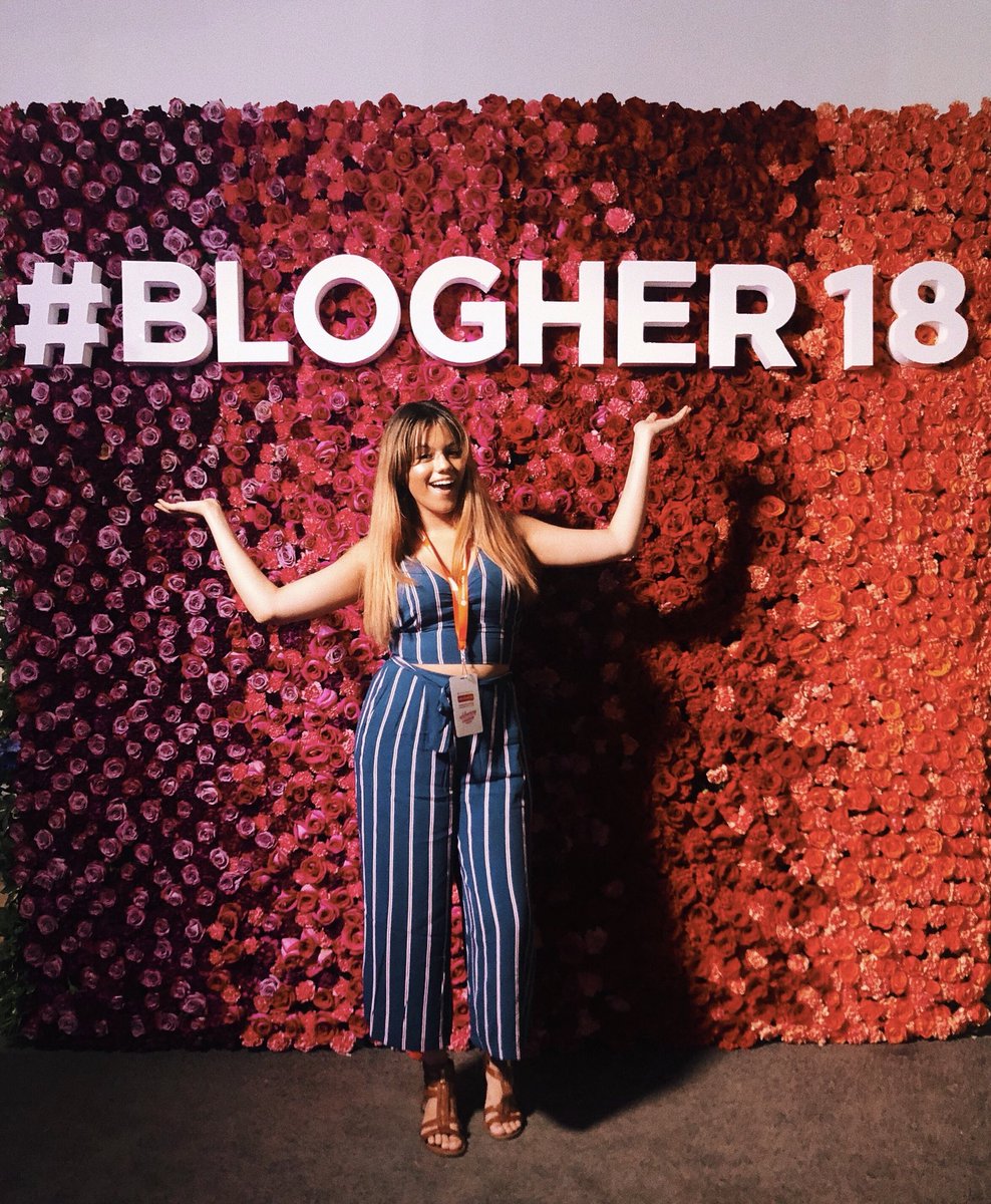 cashwaffles's tweet image. in my element 🌹🌷💡
#BlogHer18
instagram.com/p/BmRcXjWnnrp/