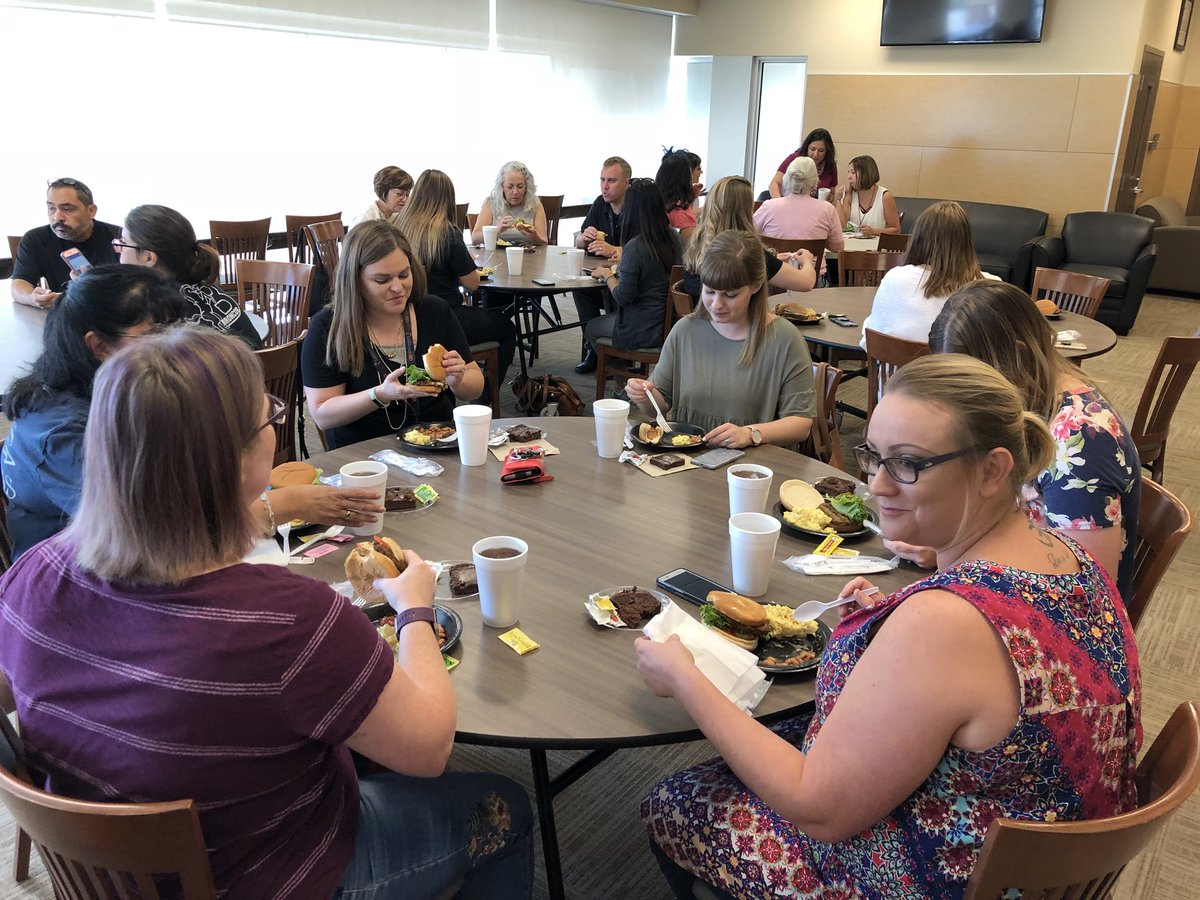 beanelementary's tweet photo. Taking time to say THANK YOU to all of our teachers and staff!  This is going to be another great year! #beanfam  #plainscapitalpark https://t.co/PxOv1yw95n