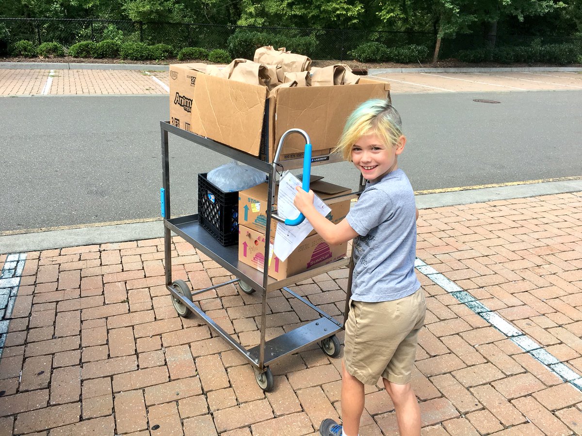 CHTDirector's tweet photo. My helper and I were @chapelhillgov’s Hargraves Community Center today for @food4thesummer #teamffts https://t.co/SrJecYFRFs