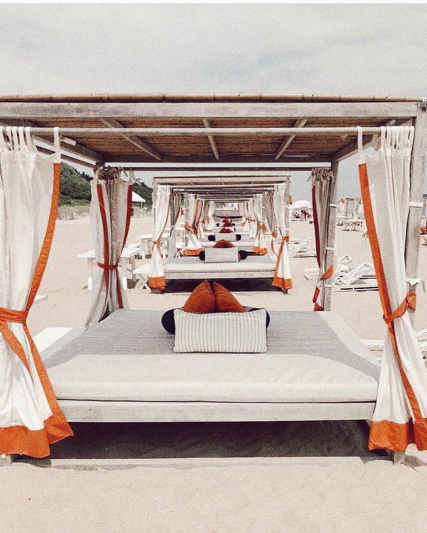 GurneysMontauk's tweet image. We saved you a seat at the beach. #gonetogurneys

Photo | @eastcoastfeastcoast