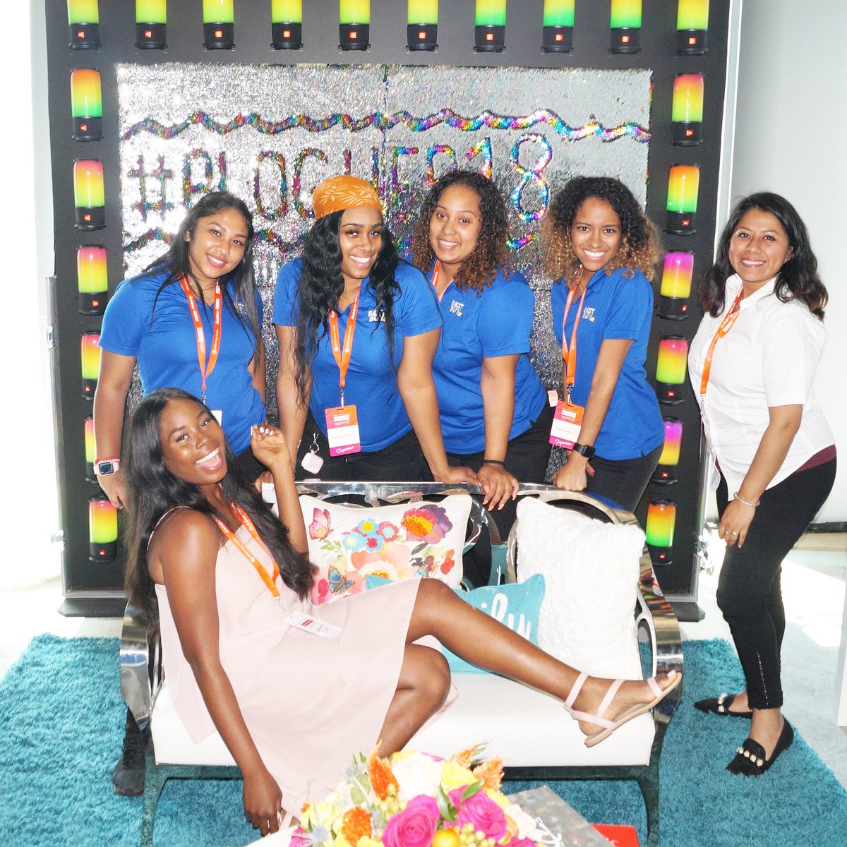 uptoclaudia's tweet image. I had so much fun with the ladies at the @BestBuy booth in @BlogHer 2018 
Btw don't you love the colorful @JBLaudio speakers? #madebygoogle
#sweepstakes #BlogHer18 #blogger #Blogher2018 #bloggerstribe