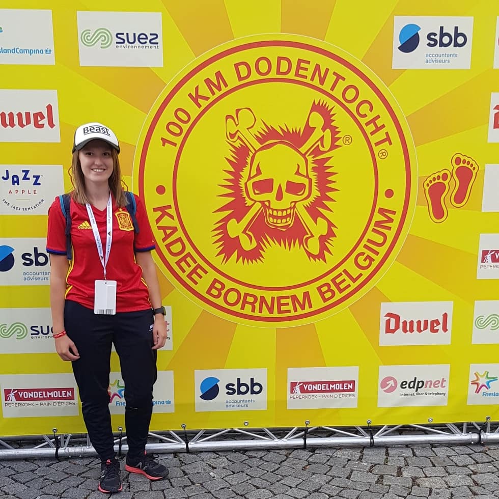 AstridLiebens's tweet photo. Klaar voor de 2de dodentocht. De mentale steun uit de muziek van @Destadsbader halen.  #dodentocht2018  #doto18 #afzien #zweten #blaren @dodentocht https://t.co/kxTs9vB7U4