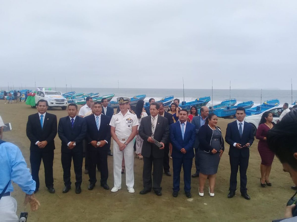 armada_ecuador's tweet photo. #Manabí| @armada_ecuador a través de la Dirección Regional de los Espacios Acuáticos, participó en la sesión solemne conmemorativa del sexagésimo noveno aniversario de parroquialización de San Lorenzo #SoyMarino #UCSMAN https://t.co/1GjtBrpUef