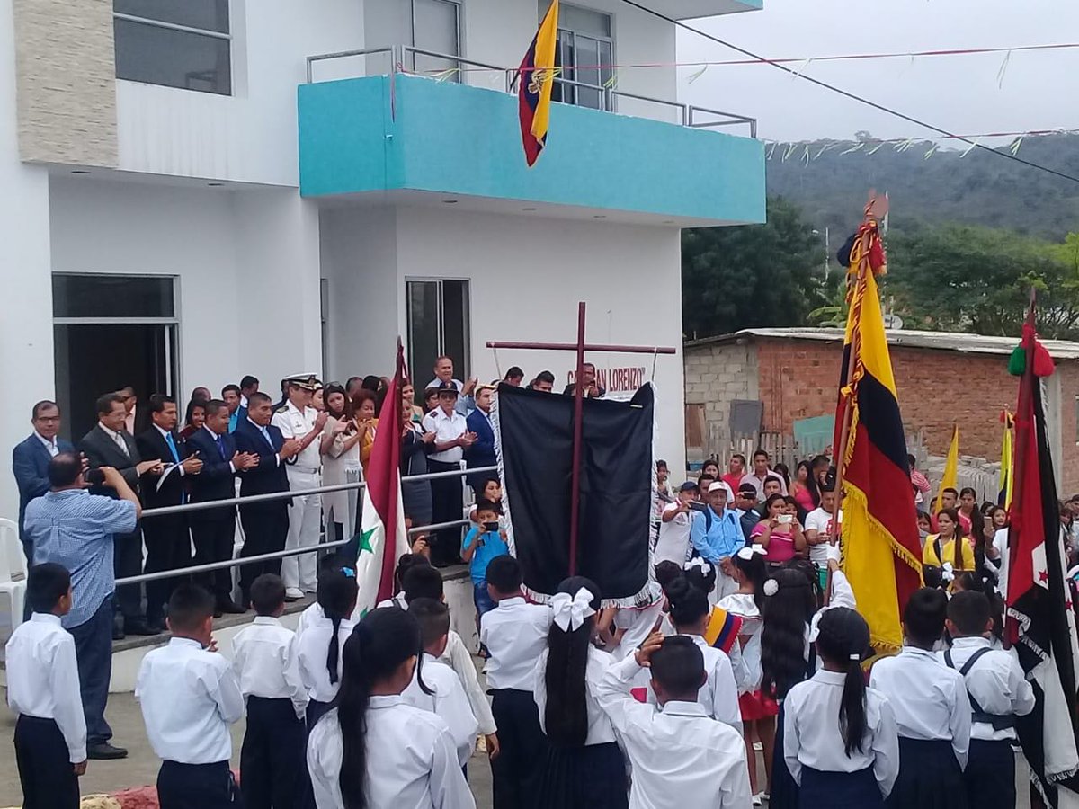 armada_ecuador's tweet photo. #Manabí| @armada_ecuador a través de la Dirección Regional de los Espacios Acuáticos, participó en la sesión solemne conmemorativa del sexagésimo noveno aniversario de parroquialización de San Lorenzo #SoyMarino #UCSMAN https://t.co/1GjtBrpUef