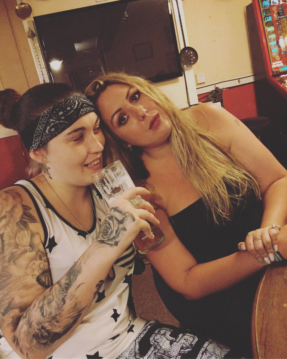KianaSenter's tweet photo. Can’t thank this lass enough for being there for me all the time!!! ❤️ #truefriend https://t.co/gLRg0ejVmA