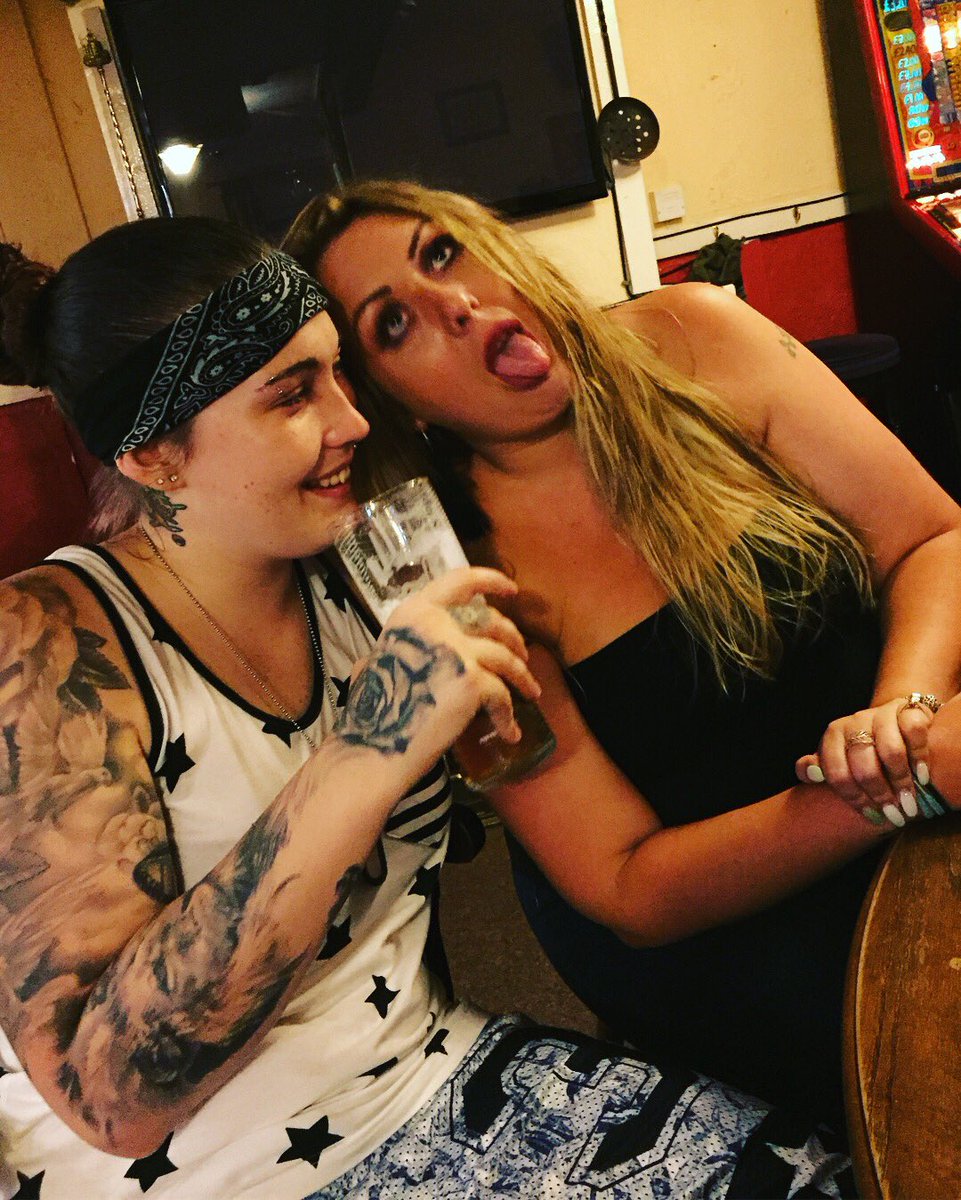 KianaSenter's tweet photo. Can’t thank this lass enough for being there for me all the time!!! ❤️ #truefriend https://t.co/gLRg0ejVmA