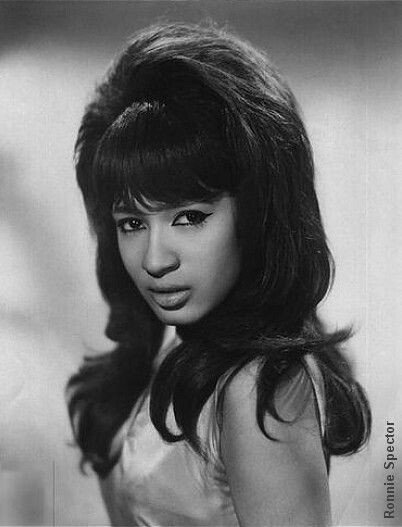 Happy Birthday Ronnie Spector 

The Ronettes - Be My Baby

 
