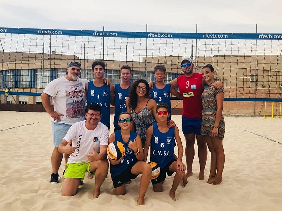 CAMPEONATO DE ESPAÑA DE VOLEY PLAYA SUB-15 MASCULINO
Nuestros chicos terminan en el Campeonato de España en 9° posición