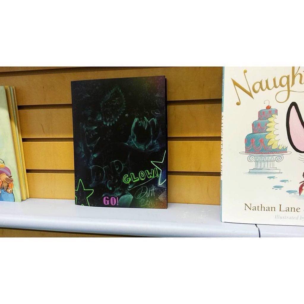 dan_brummitt's tweet image. #DinosaurLove #kidsbookstagram #MagCloud #PhilososauR #PrintOnDemand #Scholastic #DanielBrummitt #CartoonArtist #authorsofinstagram #Indie #Print #illustrator #BeverlyHills #NYC #HongKong #Tokyo #ArtBasel #ArtWatch #Books… danielbrummitt.com/2018/08/10/din…