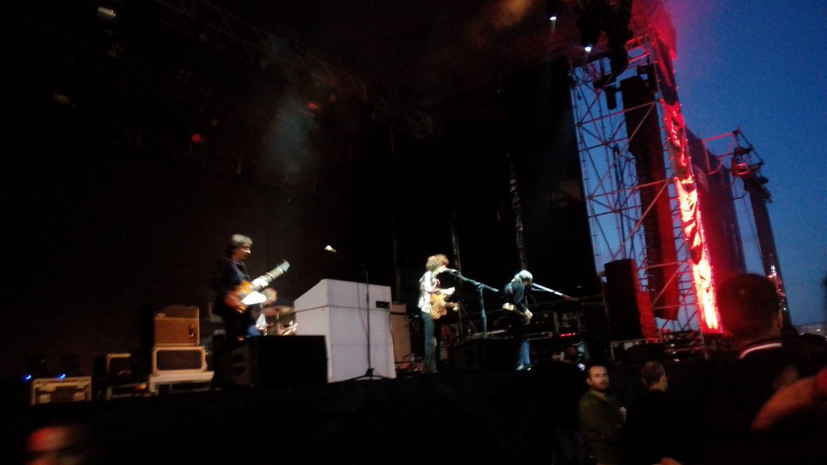 ferpectamente's tweet photo. Conciertazo de #TheTemples. Qué hagas tenía de verlos. 😍😍 #Acoruña https://t.co/4U0hzgKcdn