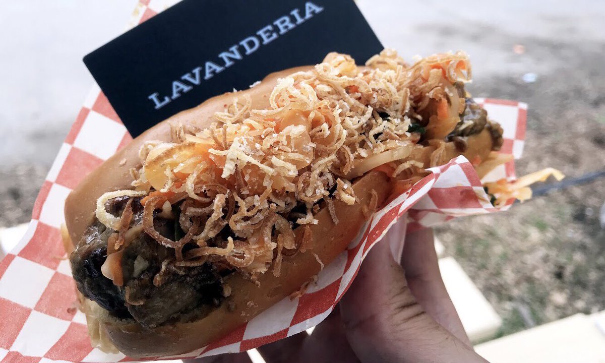 My non-musical highlight of <a href="/Osheaga/">OSHEAGA</a>: <a href="/LavanderiaResto/">Lavanderia Resto</a>’s kalbi meatball sandwich. This and more in my latest review: 514eats.com/Osheaga_Cloudy… #mediapass #montreal #parcjeandrapeau #festival #streetfood #korean #kalbi #meatballs #sandwich