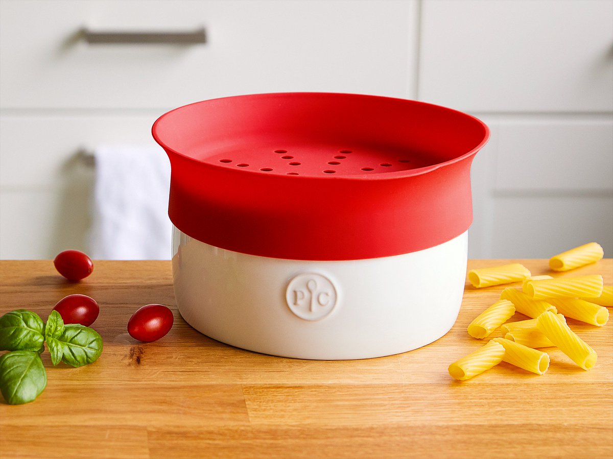 They're officially here! Our Microwave Pasta Cooker and Cozy Set are no-brainers for all you pasta lovers. Make pasta easily, perfectly, and deliciously in less than 10 minutes! Contact a consultant to see it in action or shop here: bit.ly/2ntsBQA