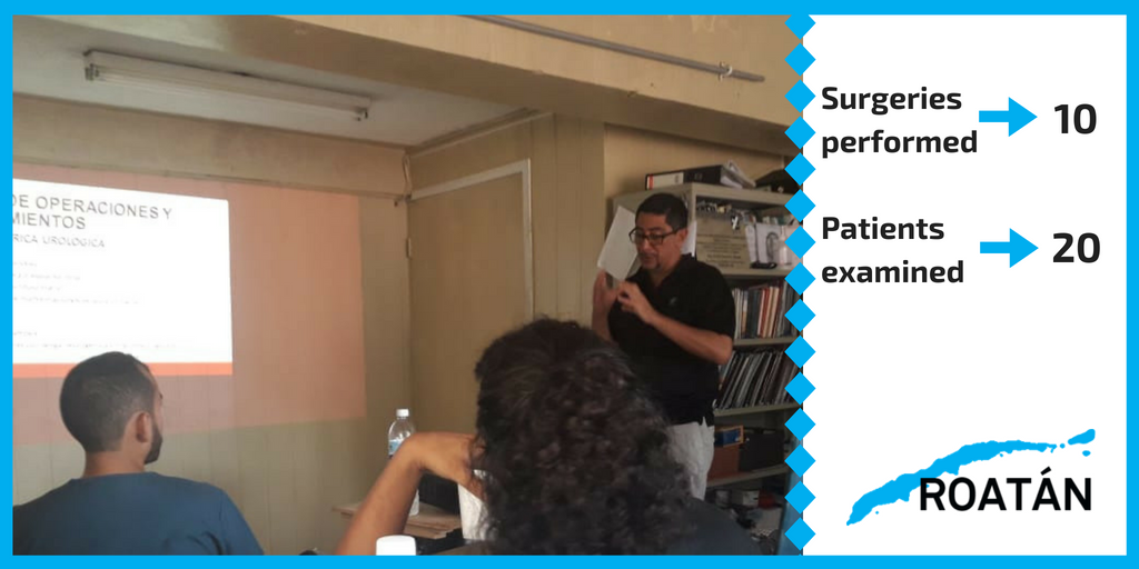 globalhealing's tweet image. #UpdateFromTheField: Global Healing volunteer Dr. Enrique Tomé (far right) was in Roatán recently. Dr. Tomé &amp;amp; his amazing team performed 10 pediatric surgeries during their time there. Here he is providing valuable insight to social service doctors at the hospital.