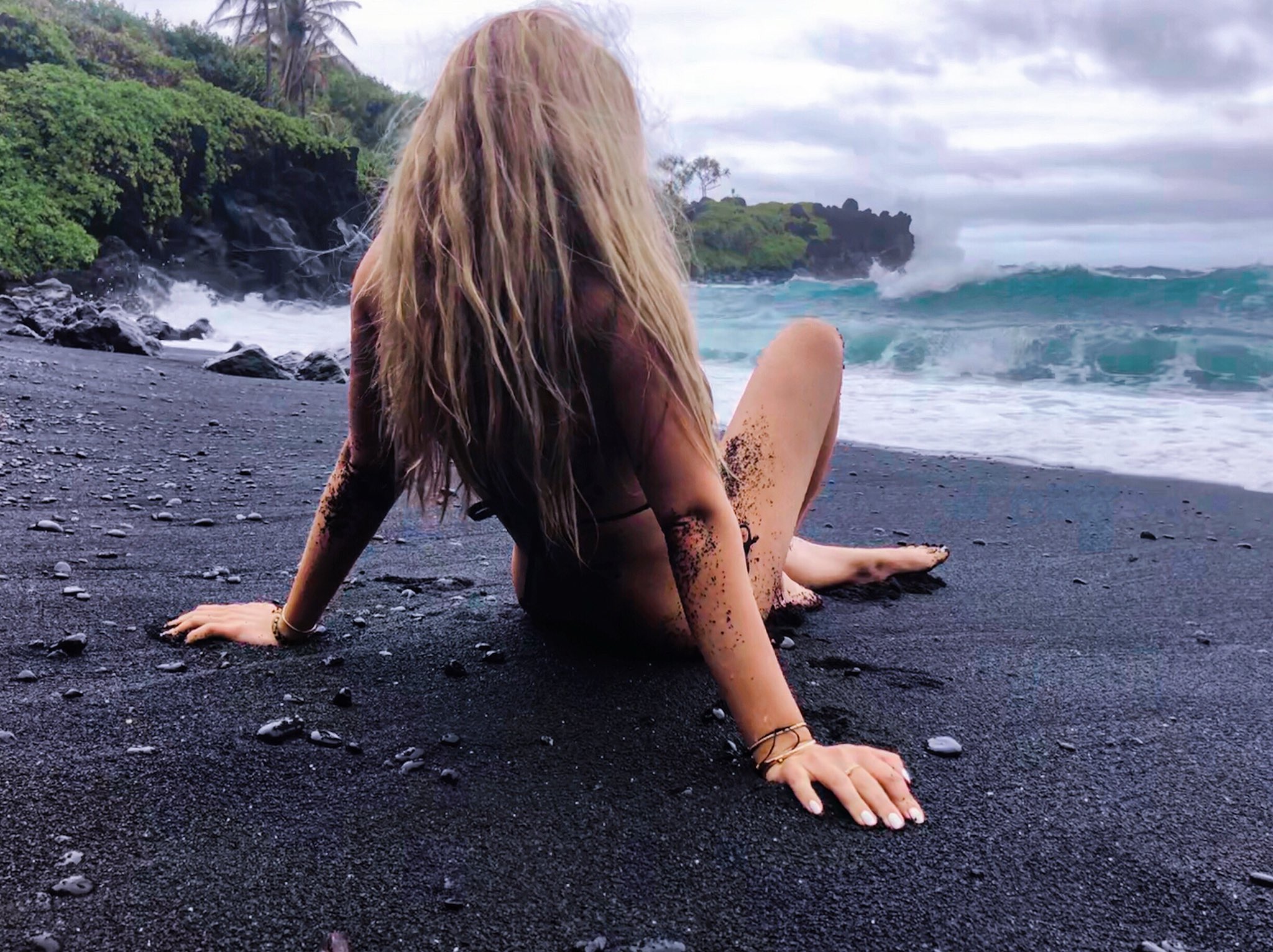 Hassie Harrison on Twitter: "Finally found me a black sand b