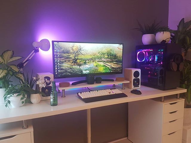 Foritain's tweet photo. My new setup pt.2, what do you guys think?? #techtesters #nzxt #lg #corsair #edifier #asus #logitech #gigabyte #intel #nvidia #pc #pcmr #pcmasterrace #tech #instatech #technology #pcbuild #computer #hardware #pcgaming #gaming #setup #battlestation #gefo… https://t.co/PAVAhiK2fQ https://t.co/aJuwKJMuPs