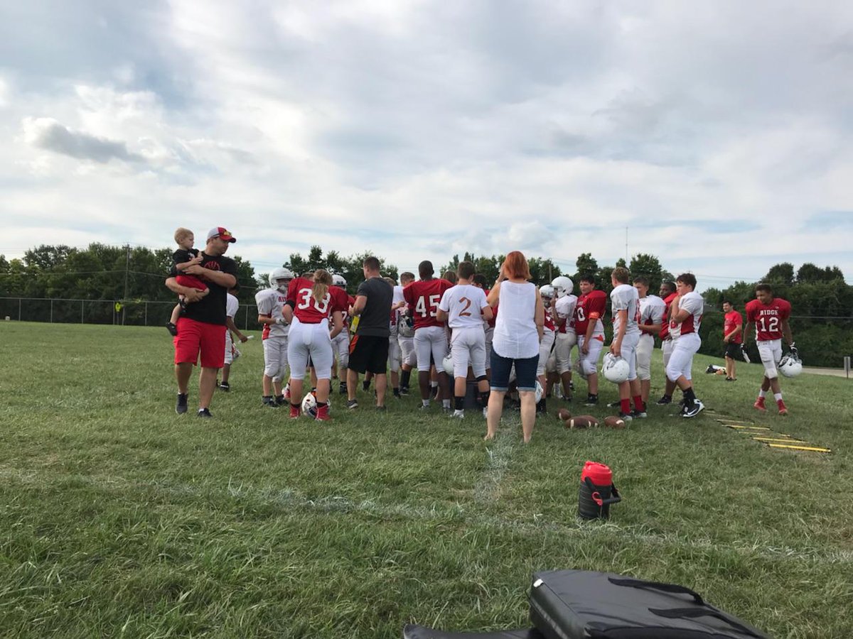 Lakota Ridge FB (RidgeJr_FB) Twitter