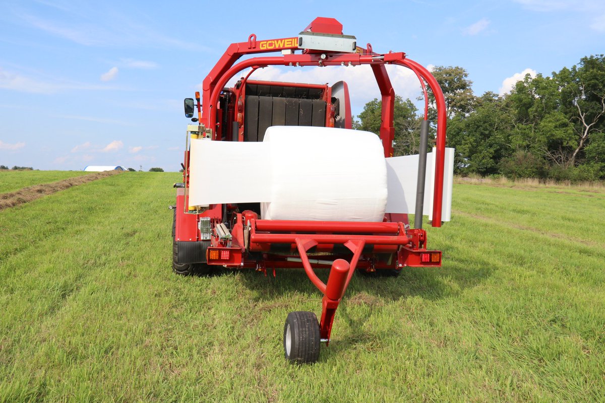 NHAgriculture's tweet photo. We're introducing the NEW bale wrapper for Roll-Belt™ round balers- More info here: https://t.co/lFKEECQsuR  It will be in action at Penn State's #AgProgressDays this upcoming Tues. - Thurs.  #Hay https://t.co/rtHP2RfrI9