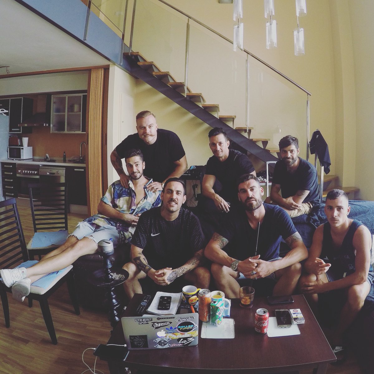 PRE SHOW📝
Ya estamos preparando el gran show de esta noche en <a href="/MedusaFestival/">Medusa Festival</a>. Os esperamos a todos a las 5:30h cerrando el MAIN STAGE.
#spaceelephants #jaleoelephant #medusafestival