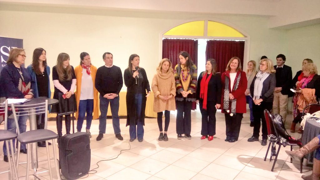 AgusCiarletta's tweet photo. Hoy nuestras vecinas de #SanFernando sumaron nuevas herramientas para seguir creciendo en sus proyectos. Junto con #mujeres emprendedoras de #ZonaNorte expusieron sus productos en #SanIsidro y crearon una red de trabajo para fortalecer sus planes de negocio y estrategias de venta https://t.co/TlM3wZybU2