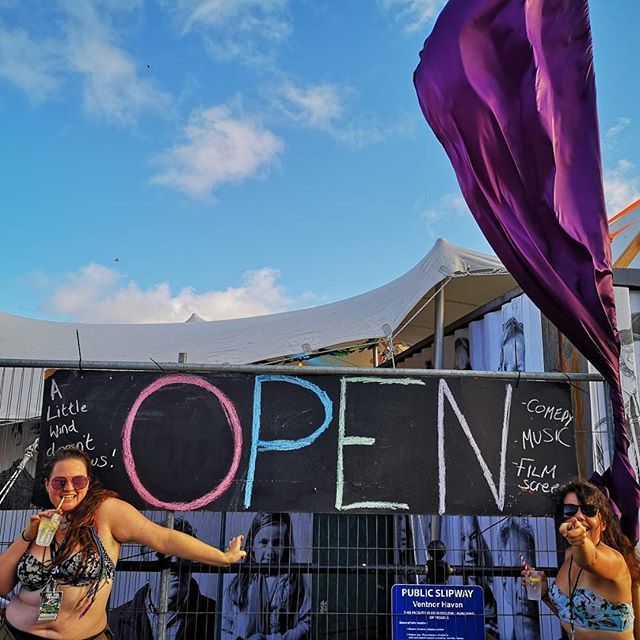 Sun's out, Harbourside open - a little wind doesn't stop us! #northernsoul DJ'S tonight #vfringe18 #ventnorfringe #isleofwight #pureislandhappiness #sunshine #keepventnorweird #ventnor