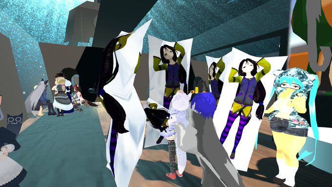 ・それぞれのクロッカさん抱き枕を持参して謎の集会(本人を目の前にして)
・フェイリスさんの動きが面白すぎて一時避難しました
・ショートコント?
・どんどん集まってくる 