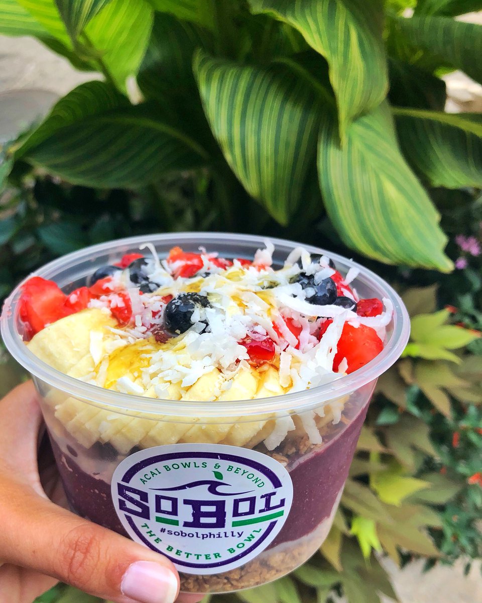 mackattackks's tweet image. Diving in, açaí you later ✌🏻🍓🍌
.
.
•Original Açaí Bowl: Granola, açai puree, banana, strawberry, blueberry, coconut, peanut butter and honey on top @sobol_philly•
#eeeeeats #fruit #healthy #healthyfood #philadelphiafoodie #philadelphia #food #foodie #foodies #mackattackkss
