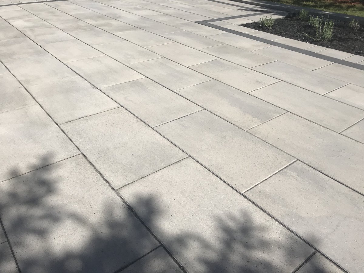 We love this blu Grande finish...#techopro #willowlandscapeinc #techobloc #capbrick #blugrandesmooth
