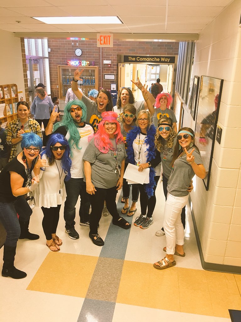 jg_risinger's tweet photo. Today...we ROCKED it! 🎸🎤🙌 Best. First. Day. Ever. Feeling inspired by other ed-rockers like @mradamwelcome and @burgessdave this year! Let’s Rock 2018-2019 Comanche fam! @Buffaloes_SMSD #RightNow #ComancheRocks https://t.co/p7MxRPuMWA
