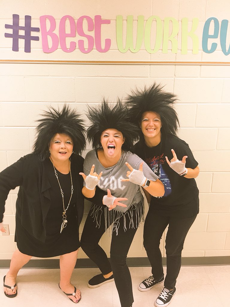 jg_risinger's tweet photo. Today...we ROCKED it! 🎸🎤🙌 Best. First. Day. Ever. Feeling inspired by other ed-rockers like @mradamwelcome and @burgessdave this year! Let’s Rock 2018-2019 Comanche fam! @Buffaloes_SMSD #RightNow #ComancheRocks https://t.co/p7MxRPuMWA