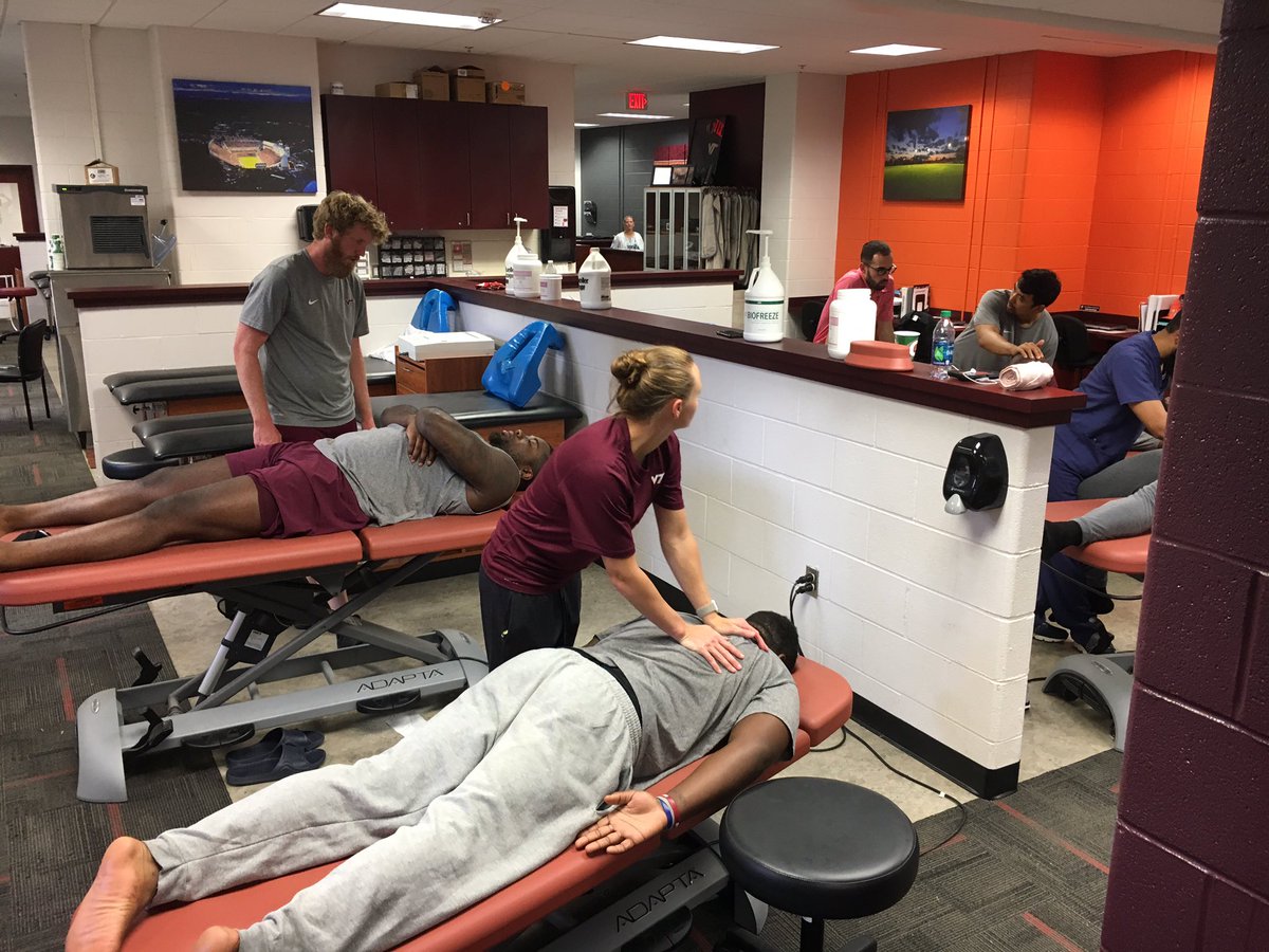 VTsportmed's tweet image. RECOVERY DAY for @VT_Football 

1️⃣ mobility w/ @CoachHilgart 
2️⃣ re-fuel w/ @HokieFuel 
3️⃣ ❄️ tubs, adjustments, massages    with us 

#FeelGoodPlayGood