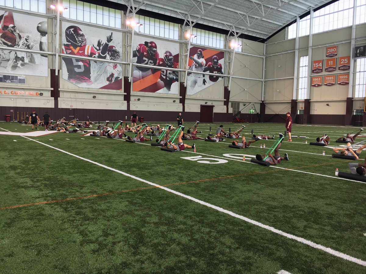 VTsportmed's tweet image. RECOVERY DAY for @VT_Football 

1️⃣ mobility w/ @CoachHilgart 
2️⃣ re-fuel w/ @HokieFuel 
3️⃣ ❄️ tubs, adjustments, massages    with us 

#FeelGoodPlayGood