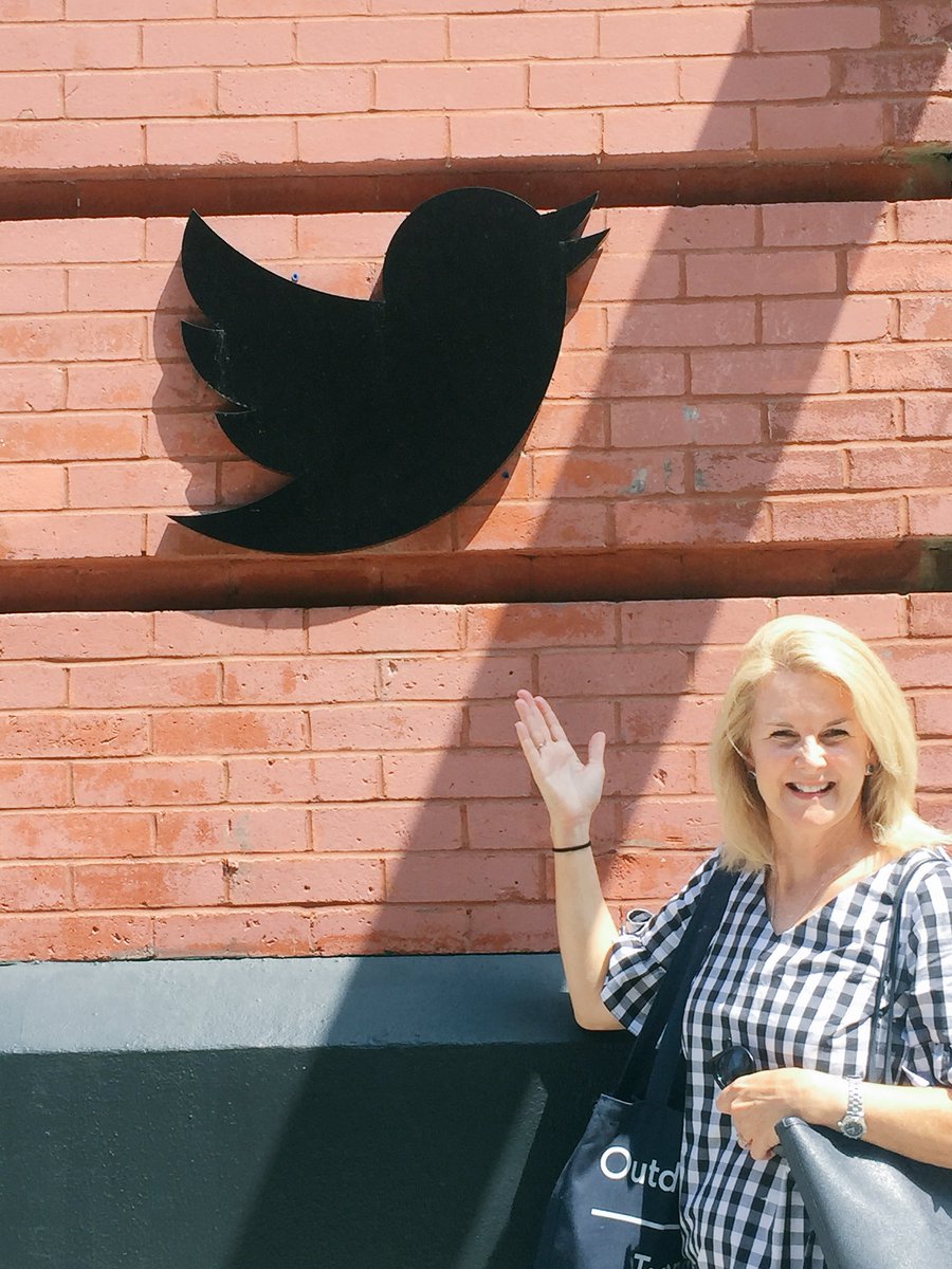 sarabrown114's tweet photo. True fact: bringing your mom to @TwitterNYC will increase the daily active user count. Not to mention, she definitely asked for these selfies #bringyourmomtoworkday https://t.co/sFN62vf9wU