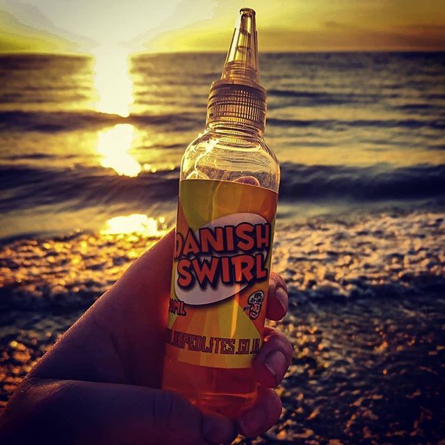 Vape D-Lites Danish Swirl  @vape_flirt
・・・
#Danishswirl by <a href="/vapedlites/">Vape Dlites</a> is a Danish Roll drizzled in sweet cinnamon &amp; butter. So tasty! .
#vapedlites #instavape #vapestagram #riderzgram #picoftheday #ilovevaping #vapelife #vapelove #vape4life #cloudli… ift.tt/2vBBNqh