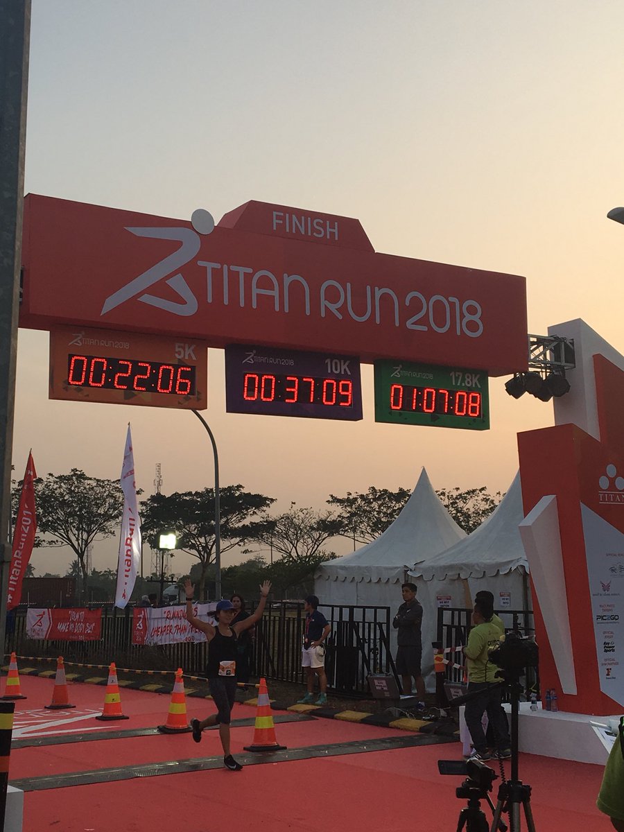 AlamSuteraInfo's tweet photo. Keseruan para pelari TITAN RUN 2018 di kawasan Alam Sutera pagi ini.
Semangat terus runners!
#Alamsutera #TitanRun2018 #TitanRun #run #joggingtrack #kawasanhijau #tangerang #mallalamsutera #healthyliving #greenspace #downtown #running #run #lombalari #RunID https://t.co/FBfDAM50rw