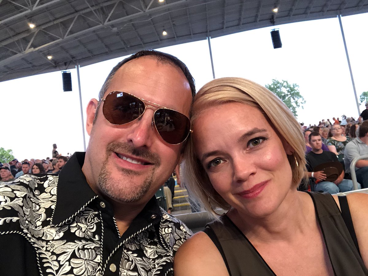 MikeAlanLee's tweet photo. #cmac #honkytonkhighway https://t.co/xakHvVSYSt