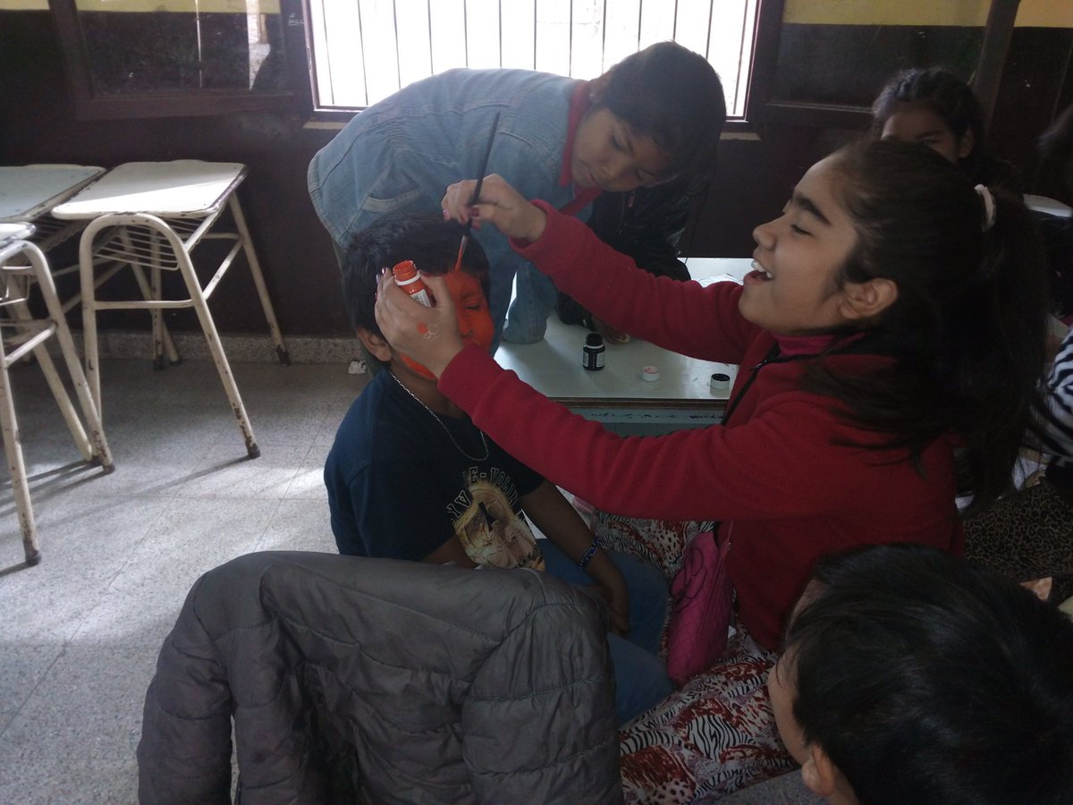 jju_lio's tweet photo. #NorteDeSalta #SomosCAI20 niños pintando caritas @aniberruezo @patriciapinasco @fguillesaavedra @fguillesaavedra @lescano_marite @juancarlosvilc @carla_teran26 @AylanDavid @RosaVas49649166 @CarinaBurgos10 @MarinaSilvanaA2 @Leandroaldana2 @carla_teran26 https://t.co/DRTdjDAhvr