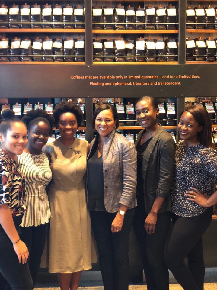 jennobiyo's tweet photo. Representation matters 🙌🏾 honored to have had the opportunity to connect with @Starbucks COO Roz Brewers this summer! Thanks for the candid convo and gems! #tobeanintern #summermade #seattlechronicles https://t.co/WSRSgWLzFa